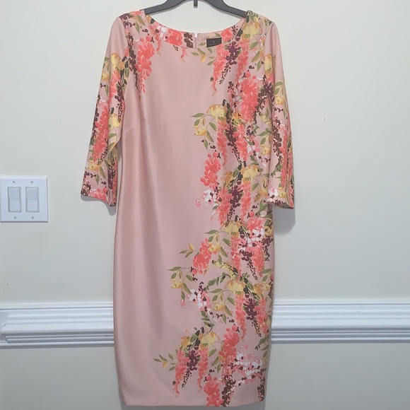 Dress - Picture 2 of 6